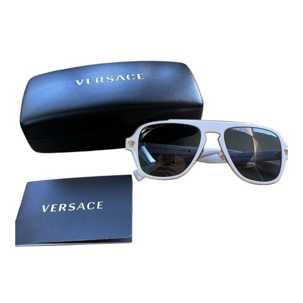 Versace MEDUSA RETRO CHARM SUNGLASSES in White with Gold Logo Medusa